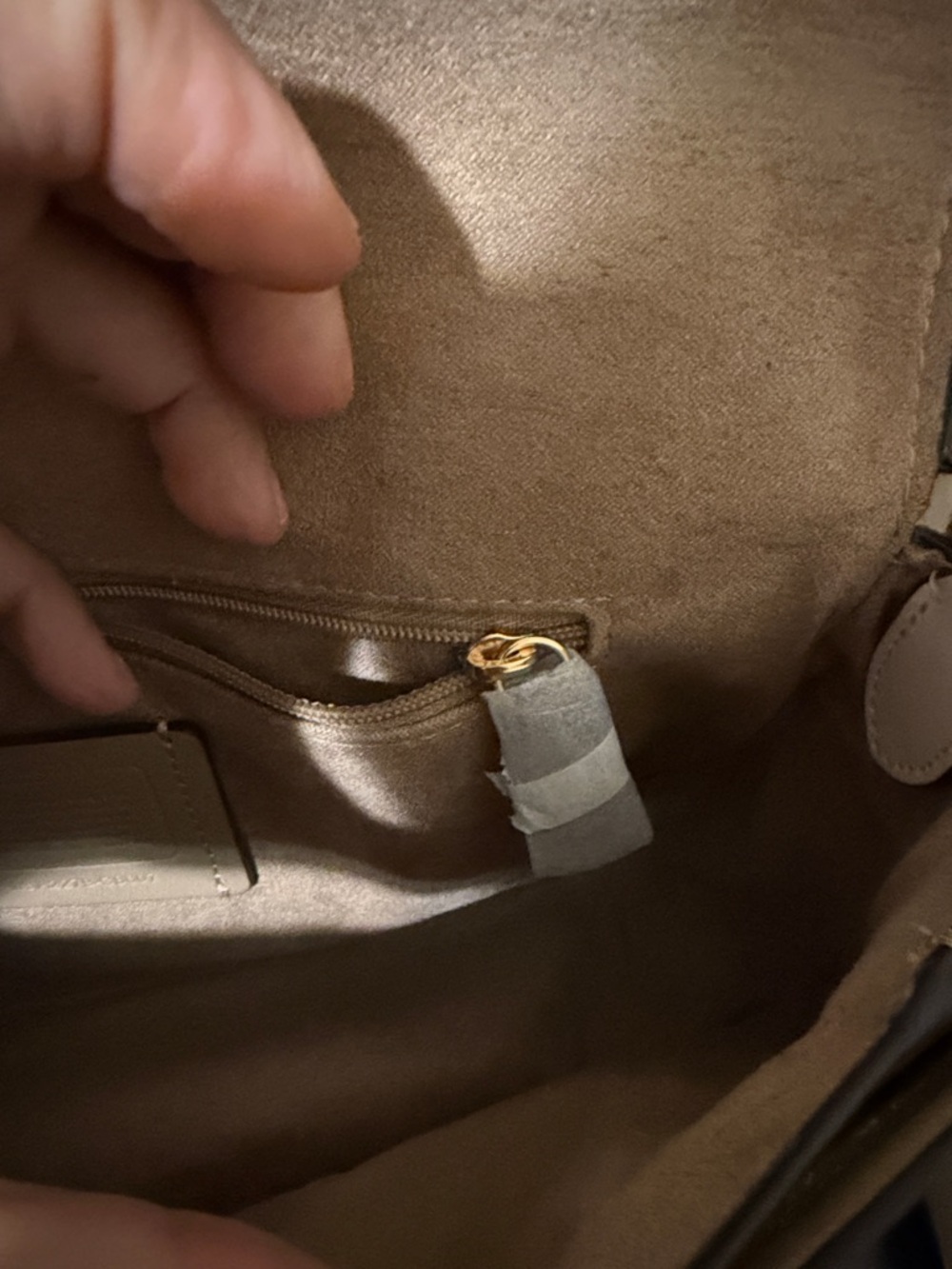 Coach Georgie Shoulder Bag in Retro yellow/chalk. (NEW) never worn- no tags :) - Picture 7 of 9